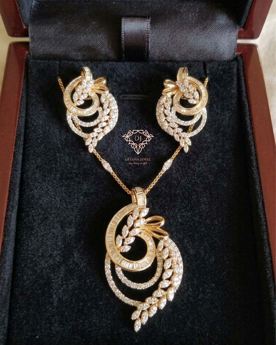 Diamond Earings with Pendent