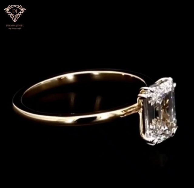 Fine 1 CT emerald cut soliatire Diamond ring... just DM for more details.
.
.
.
.
.
.
.
.
.#europejewelry #indiajewellery #mumbaijewellery #instagram #instajewellery #diyanajewel #diamonds #singlediamond #rings
